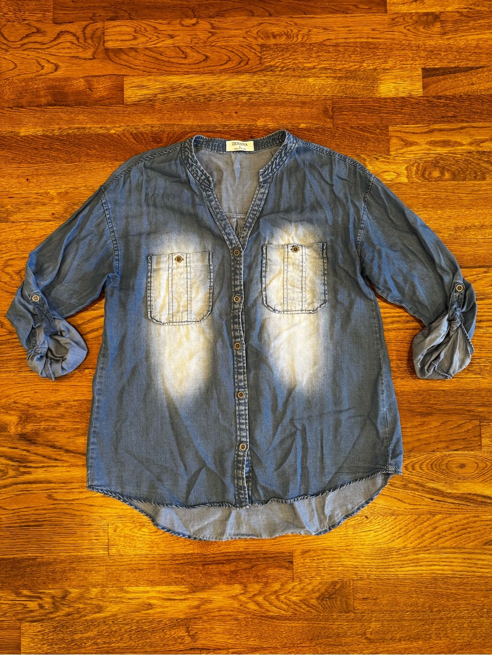 NWOT Women’s Zenana Blue Denim Button-Front Shirt - Size L